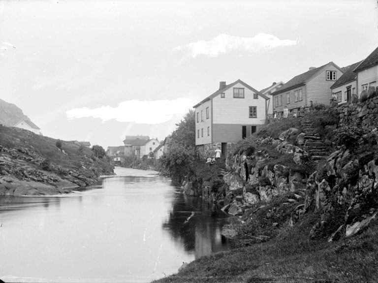 Tester Ut Linoljemaling I Sogndalstrand Bygg Og Bevar