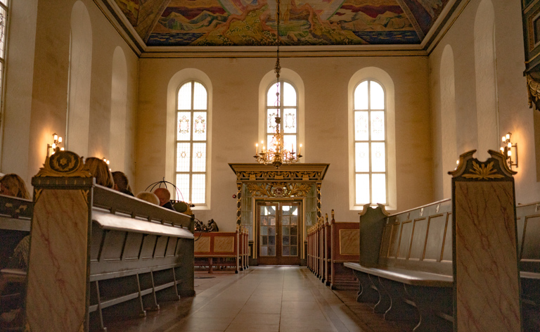 Interiør fra Oslo domkirke. Foto: Bygg og Bevar