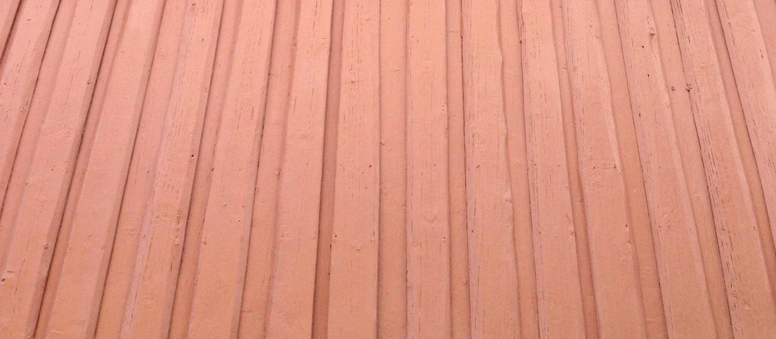 Kledning: toppskårne bord. Foto: Christel Wigen Grøndahl, Bygg og Bevar