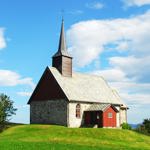 Edøy gamle kirke, Smøla i Møre og Romsdal. Foto: Sverre Stølen