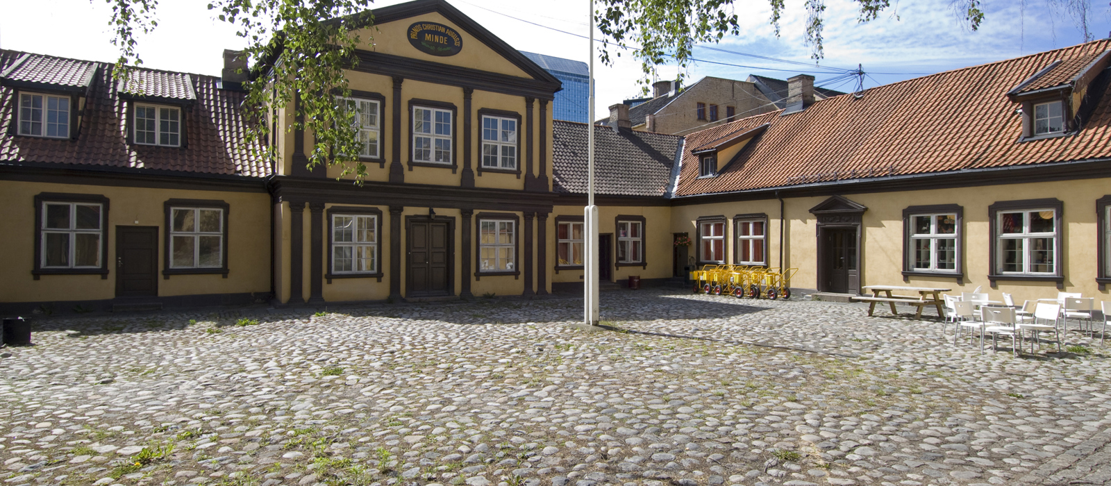 Arbeid på offentlig eide bygninger må legges ut på Doffin. Mangelsgården, Prins Christian Augusts Minde, Oslo. Foto: Omsorgsbygg