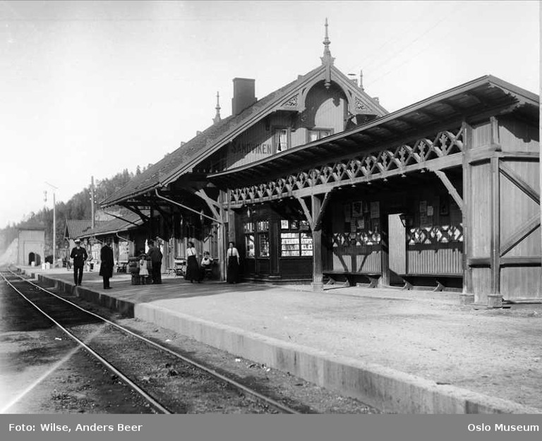 Sandvika jernbanestasjon 1912. Fotograf Anders Beer Wilse. Foto: Oslo museum