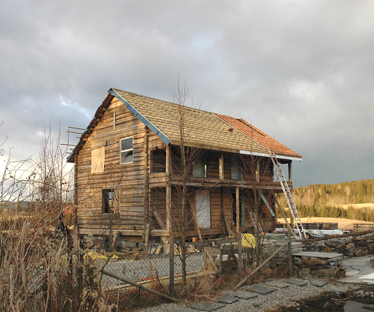 I første del av denne artikkelserien kan du lese om demonteringen av svalgangshuset fra 1760-årene. Foto: Norske Hjem