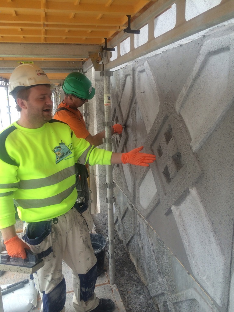 Ikke hver dag man får gjøre så vakre ting på jobb! Foto: Flis & Mur as