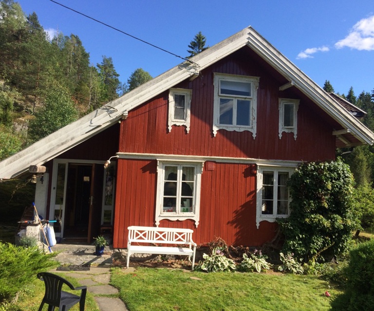 Nymalt rødt hus