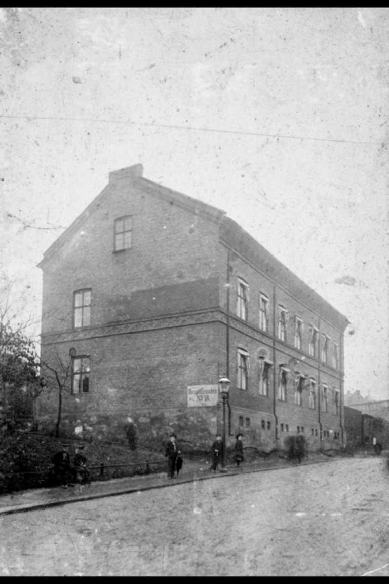 Den gamle allmue- og fattigskolen i Hospitalgata (1806-1861). .jpg