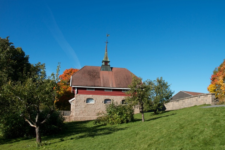 Bygningene er tegnet av arkitekt Thorvald Astrup, som var blant de mest benyttede arkitekter de første tiårene av 1900-tallet. Her er stallen på eiendommen. Foto: Riksantikvaren