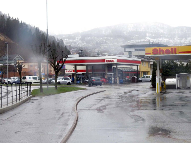 Bensinstasjon-i-Foerde.jpg